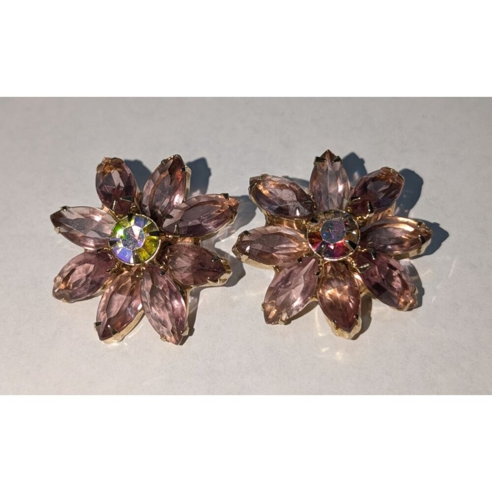 Vintage Flower Clip-On Earrings Purple Rhinestones Aurora Borealis Center - Picture 12 of 13